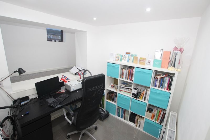 Additional image 6 of 2 Bed Flat, Simmonds St, RG1, N1 7GU