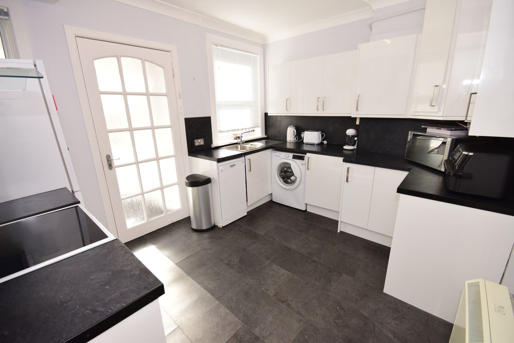 Additional image 4 of 2 bed flat for saleBraedale Avenue, Motherwell ML1