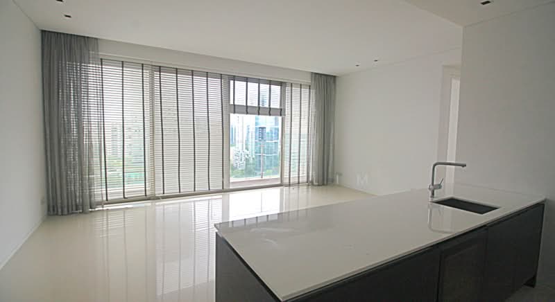 8 Scotts Road photo 4