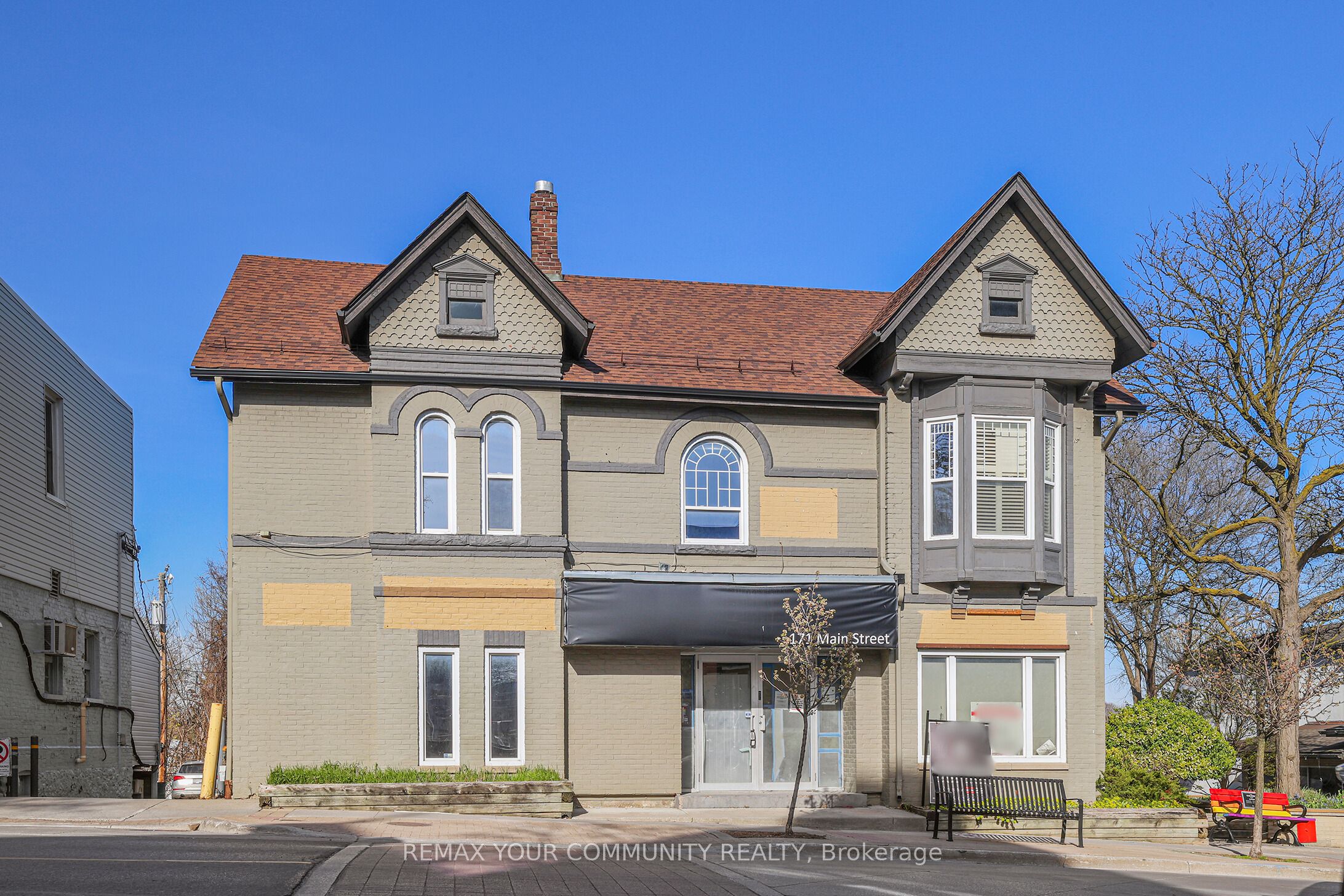 171 Main Street S, Newmarket, ON, L3Y 3Y9