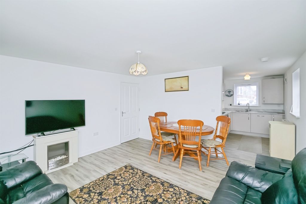 Additional image 2 of 2 bed flat for saleFfordd Wallace, Barry CF63