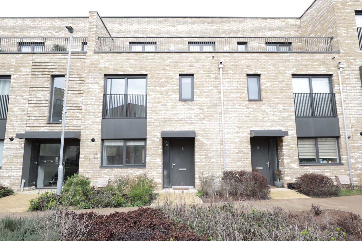 3 Bed Terraced House, Stacey Road, CB2, N1 7GU