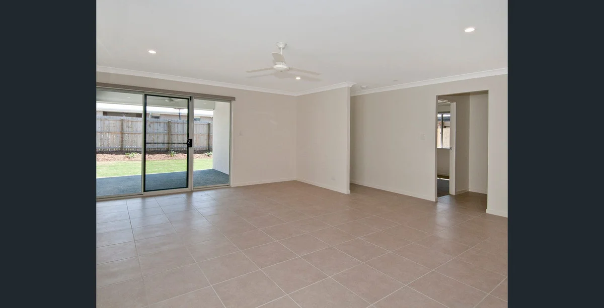 Additional image 3 of 19 Derwent Close, Holmview QLD 4207