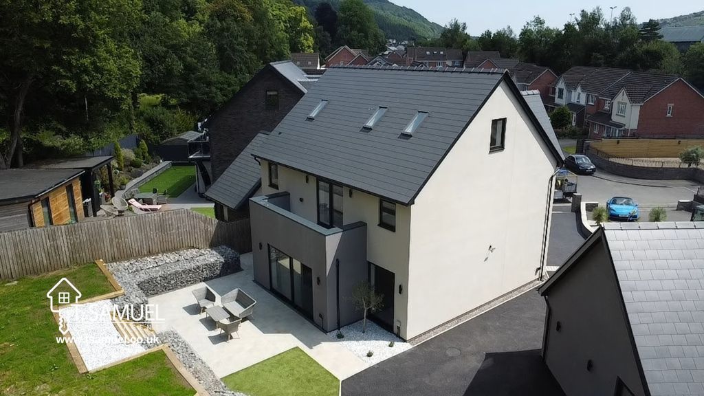 Additional image 3 of 5 bed detached house for saleThe Oaks, Trem Y Dyffryn, Mountain Ash CF45