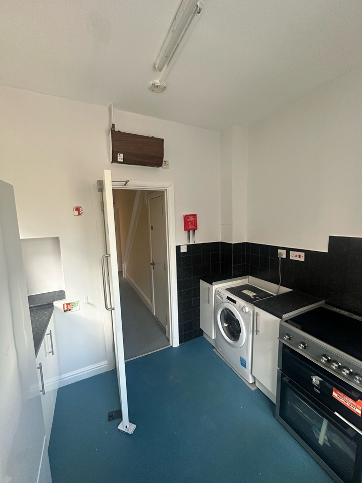 Additional image 9 of Room in a Shared House, Carlyle Road, CB4, N1 7GU