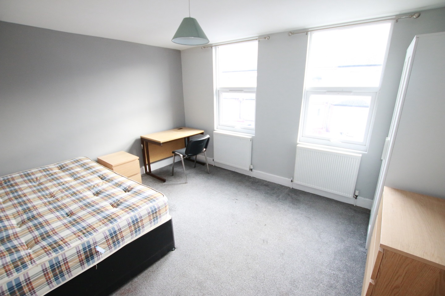 Additional image 5 of 6 Bed Terraced House, Grange Avenue, RG6, N1 7GU