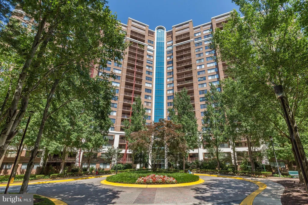 10101 Grosvenor Place Unit 1512, Rockville, MD 20852