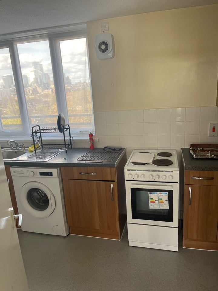 1 Bed Flat, New Place Square, SE16, N1 7GU photo 2