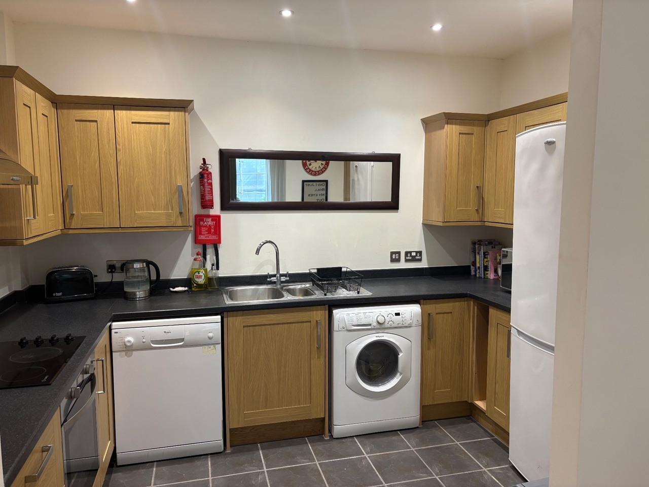 2 Bed Flat, Oak Square, SW9, N1 7GU photo 4