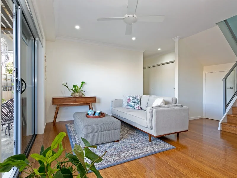 Additional image 17 of 8/133 Prince Edward Parade, Scarborough QLD 4020