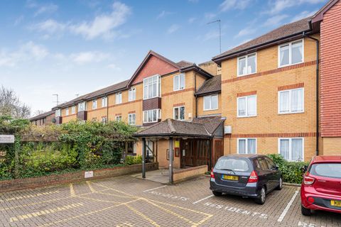 Pembroke Lodge, Du Cros Drive, Stanmore HA7