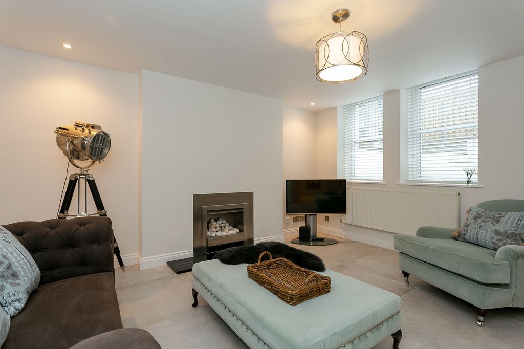 Additional image 4 of 2 bed flat for saleHarlow Moor Drive, Harrogate HG2