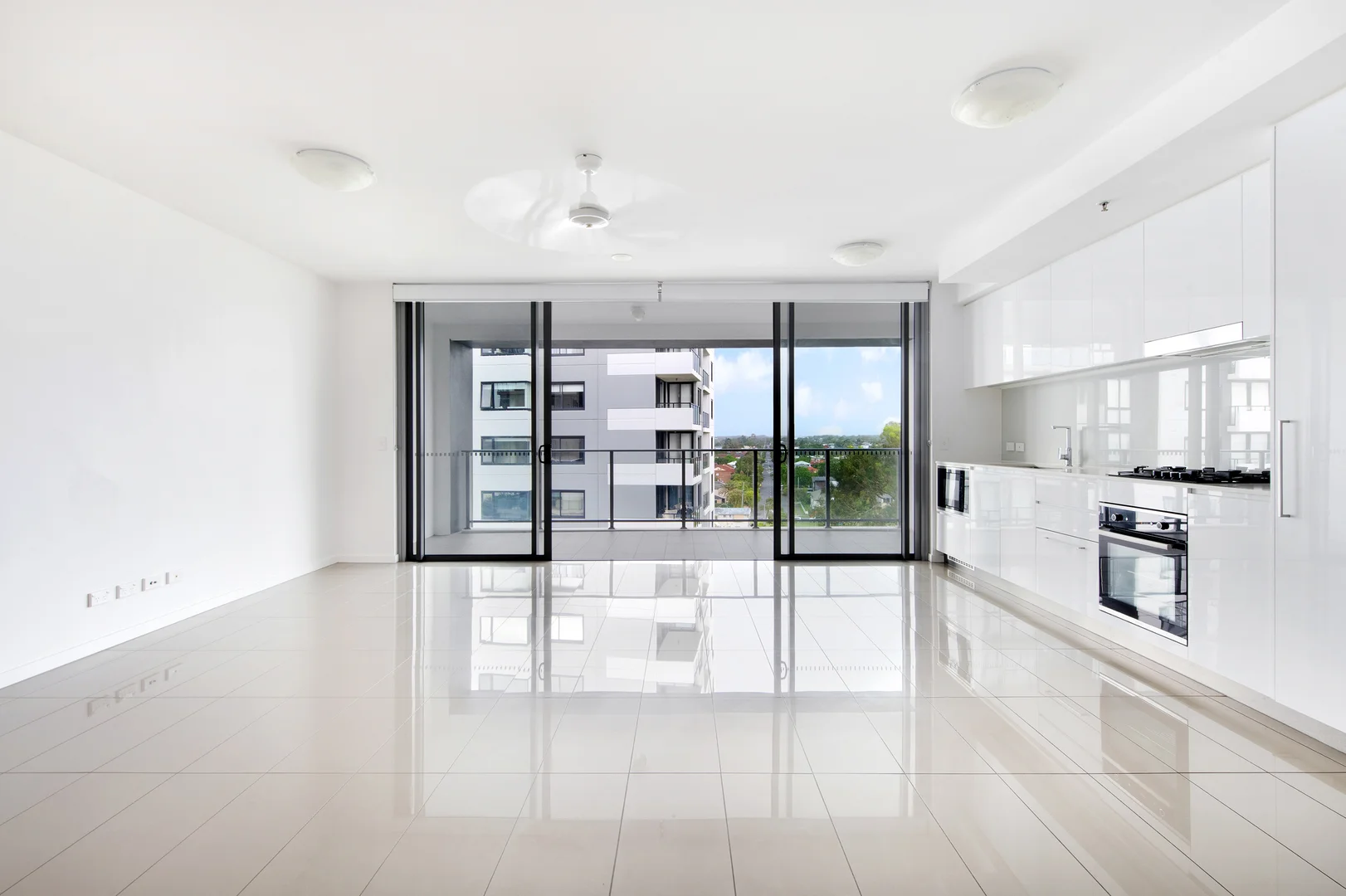 Additional image 2 of 806/378 Marine Parade, Labrador QLD 4215