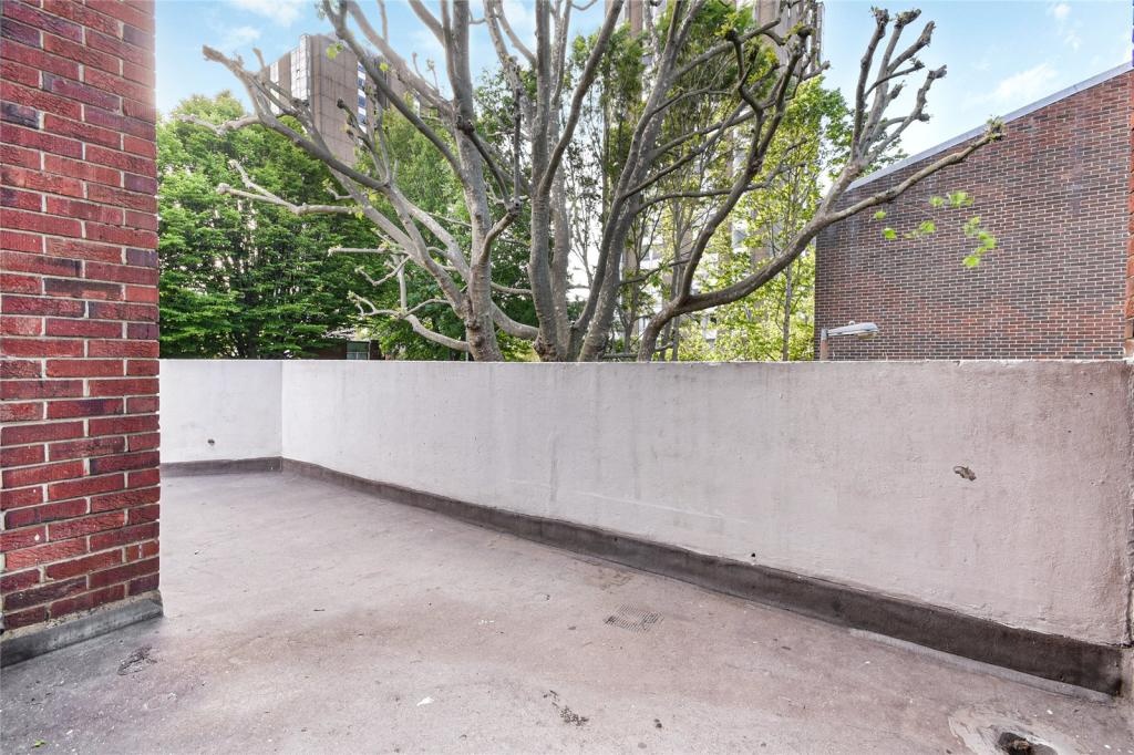 Additional image 7 of 4 Bed Flat, Kingfisher Court, SW11, N1 7GU