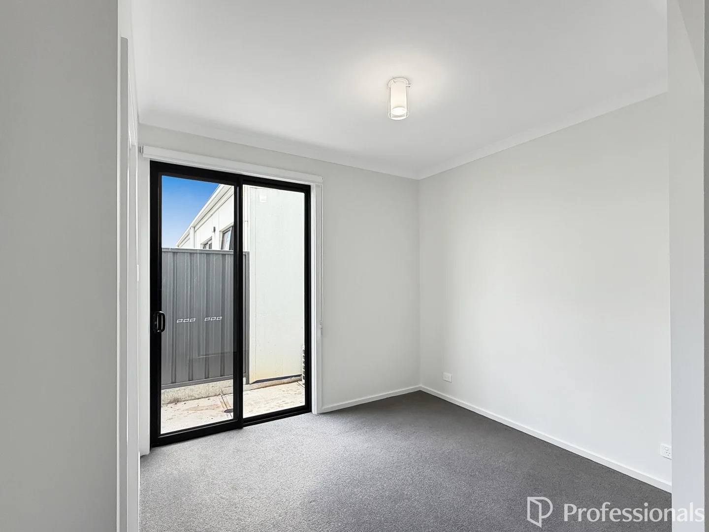 24 Olsen Way, Munno Para SA 5115 photo 2