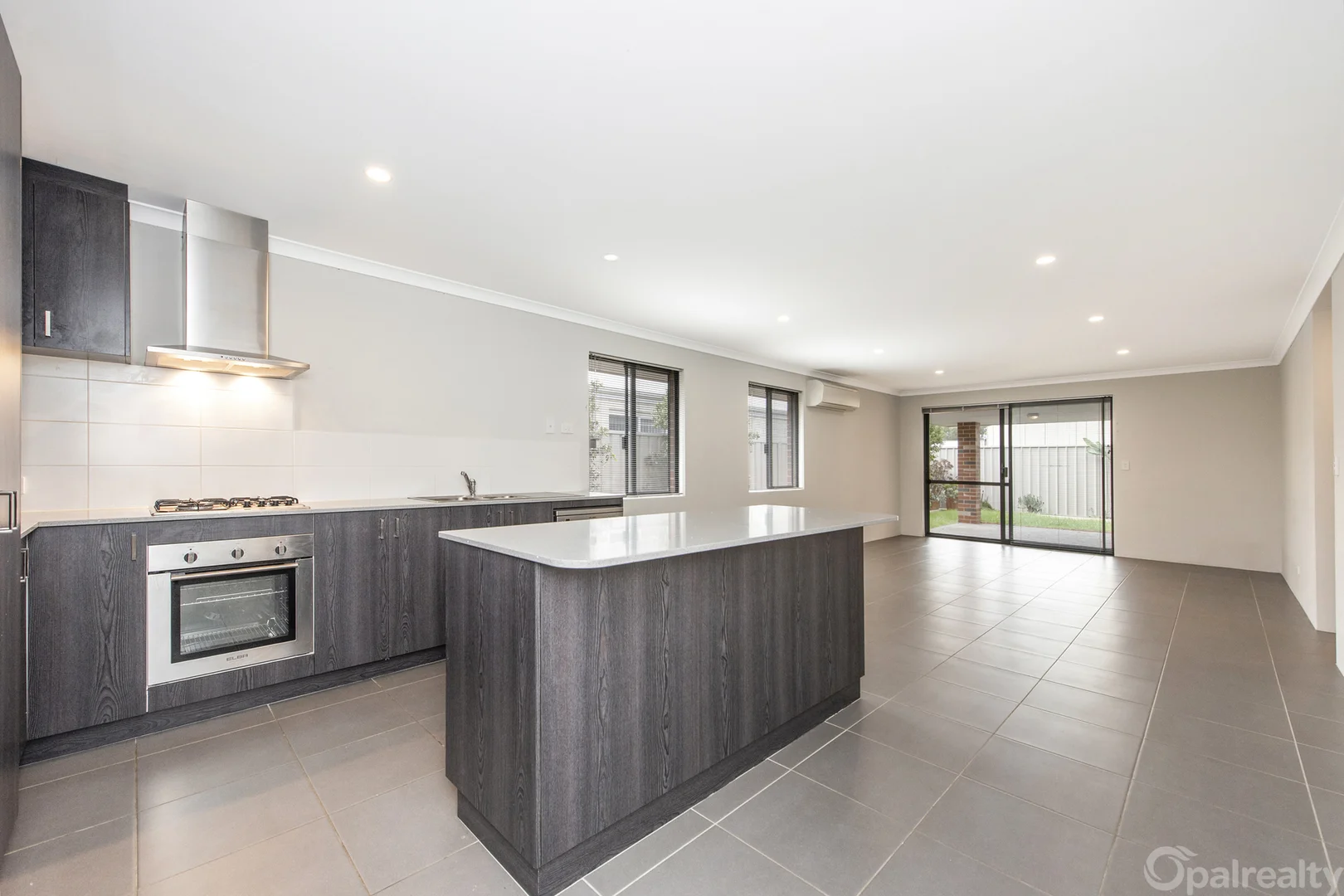 Additional image 2 of 10 Dornoch Way, Meadow Springs WA 6210