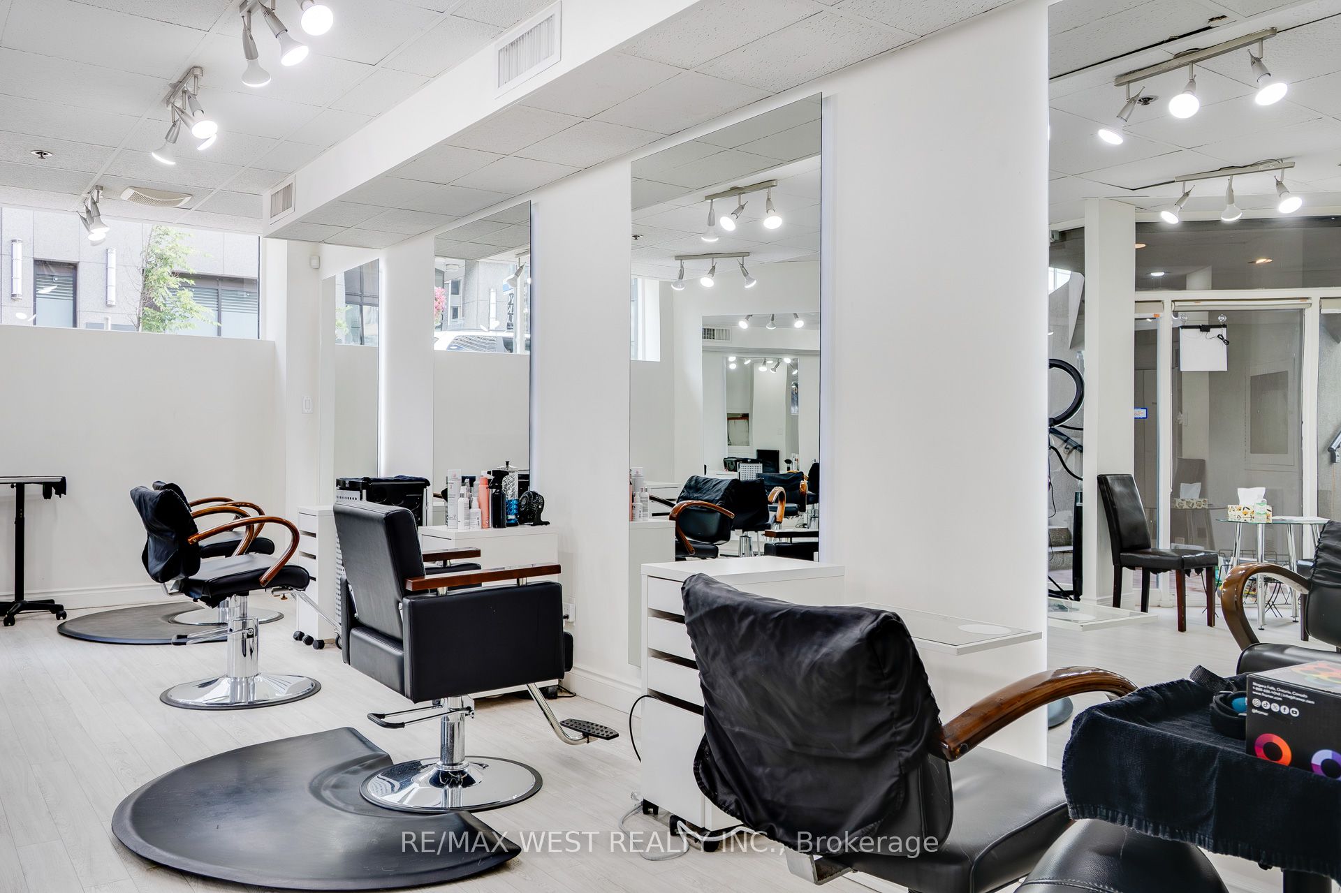 1300 Bay Street, Toronto, ON, M5R 3K8