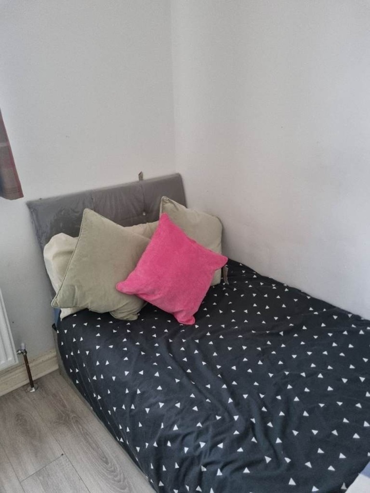 2 Bed Flat, Rusholme Grove, M14, N1 7GU photo 4