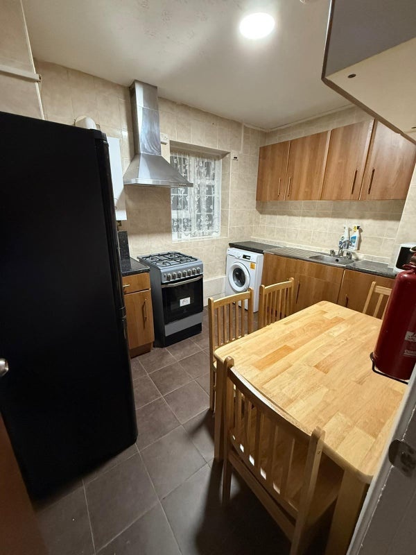 Room in a Shared Flat, Vallance Road, E1, N1 7GU photo 2
