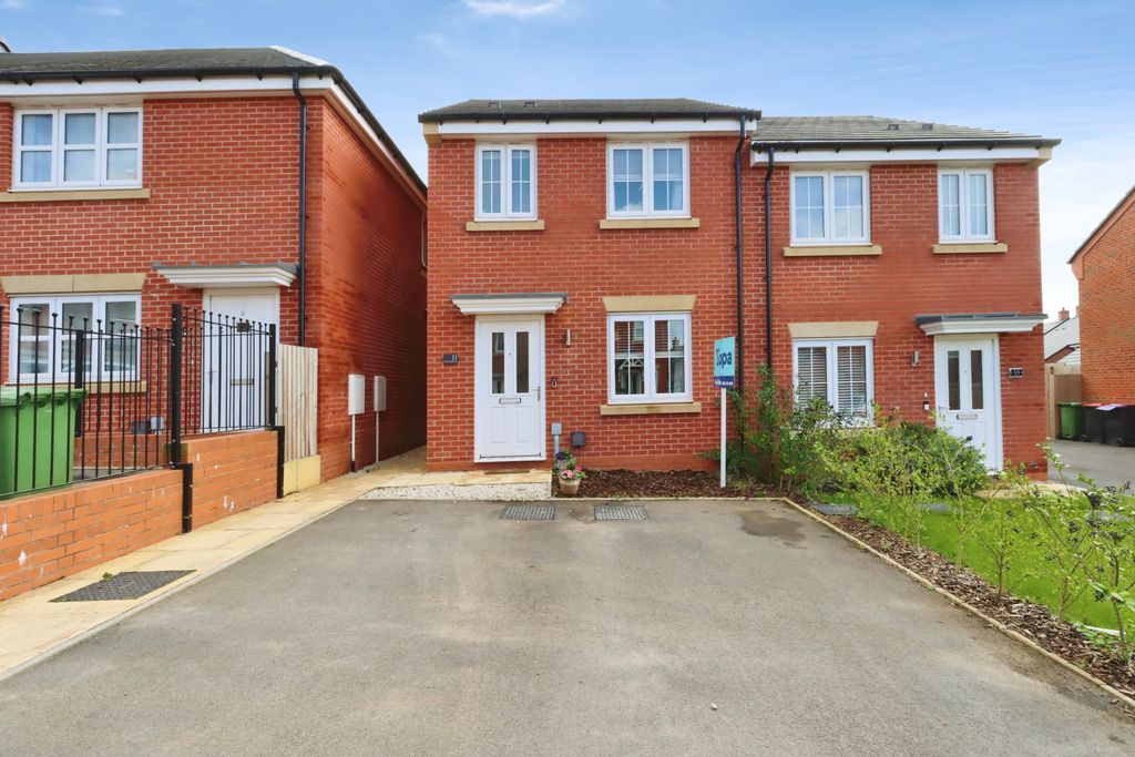 2 bed semi-detached house for saleJohn Jaundrell Close, Telford TF2
