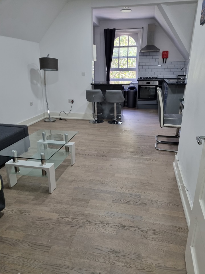 4 Bed Flat, Tower Bridge Road, SE1, N1 7GU