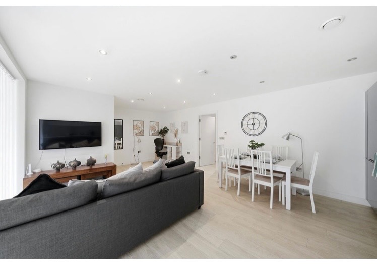 2 Bed Flat, Great Northern Road, CB1, N1 7GU photo 2