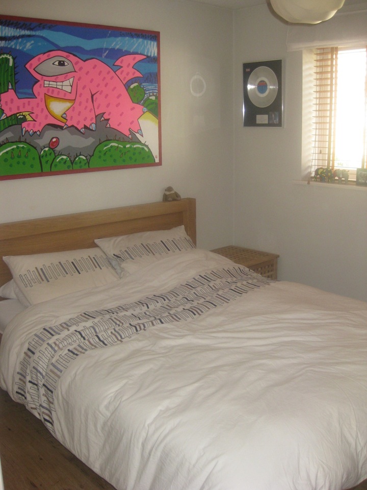 2 Bed Terraced House, Bishops Way, E2, N1 7GU photo 4