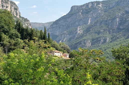Le Bar-sur-Loup (Alpes-Maritimes)