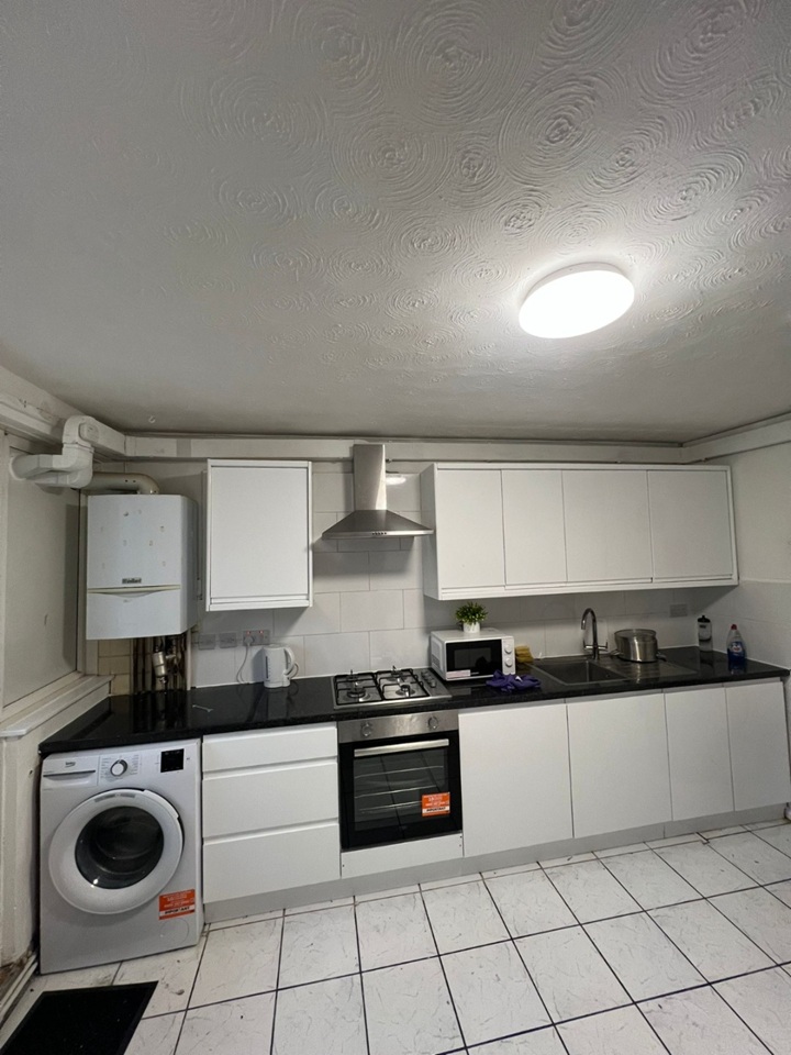 Room in a Shared Flat, Clark St, E1, N1 7GU photo 4