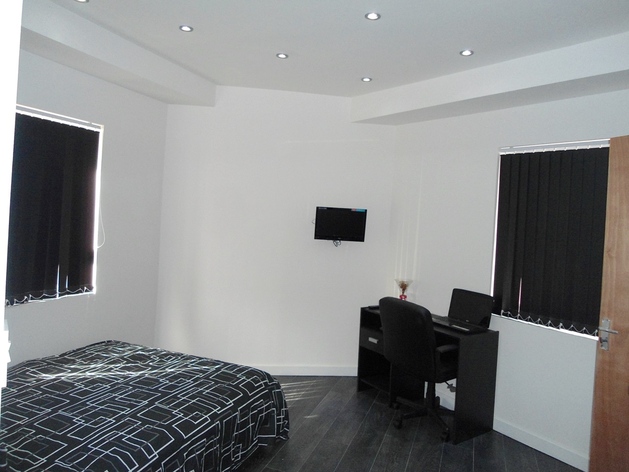 Additional image 3 of Studio Flat, Brays Lane, CV2, N1 7GU