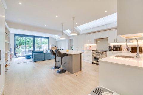 Niton Street, Bishops Park, London SW6