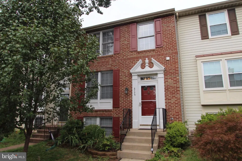 5726 Croatan Court, Centreville, VA 20120