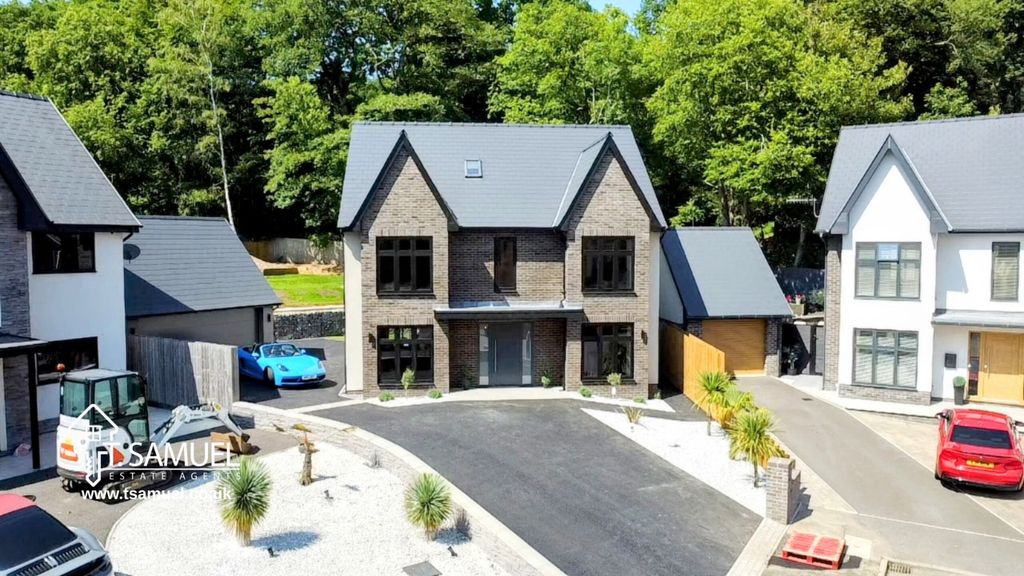 Additional image 70 of 5 bed detached house for saleThe Oaks, Trem Y Dyffryn, Mountain Ash CF45