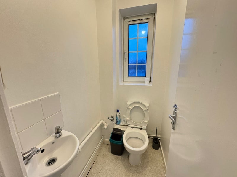Room in a Shared Flat, Roman Road, E2, N1 7GU photo 5