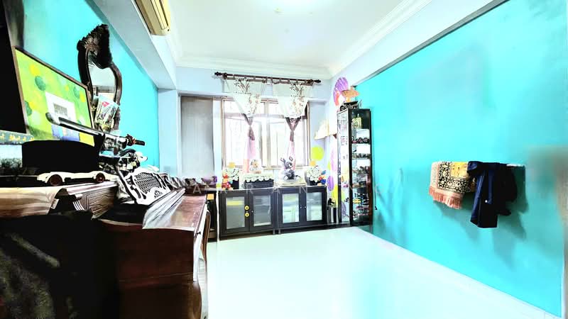 589C Montreal Drive photo 3