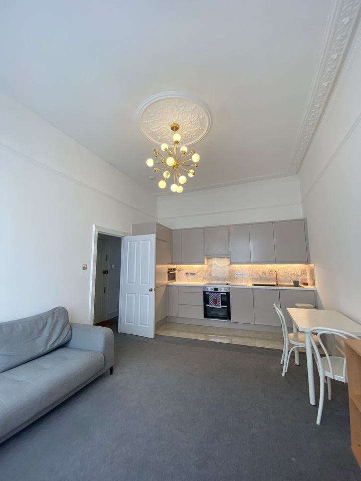 2 Bed Flat, Castletown Road, W14, N1 7GU photo 3