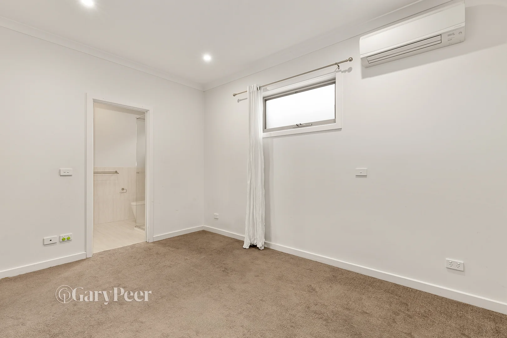 Additional image 4 of 2/29 Eleebana Ave, Hughesdale VIC 3166