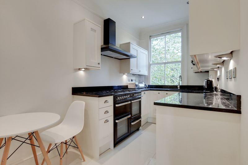 2 Bed Flat, Hartham Road, N7, N1 7GU photo 2