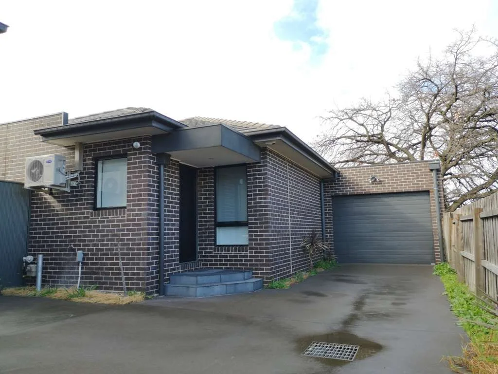 2/35 Cartwright Street, Oak Park VIC 3046