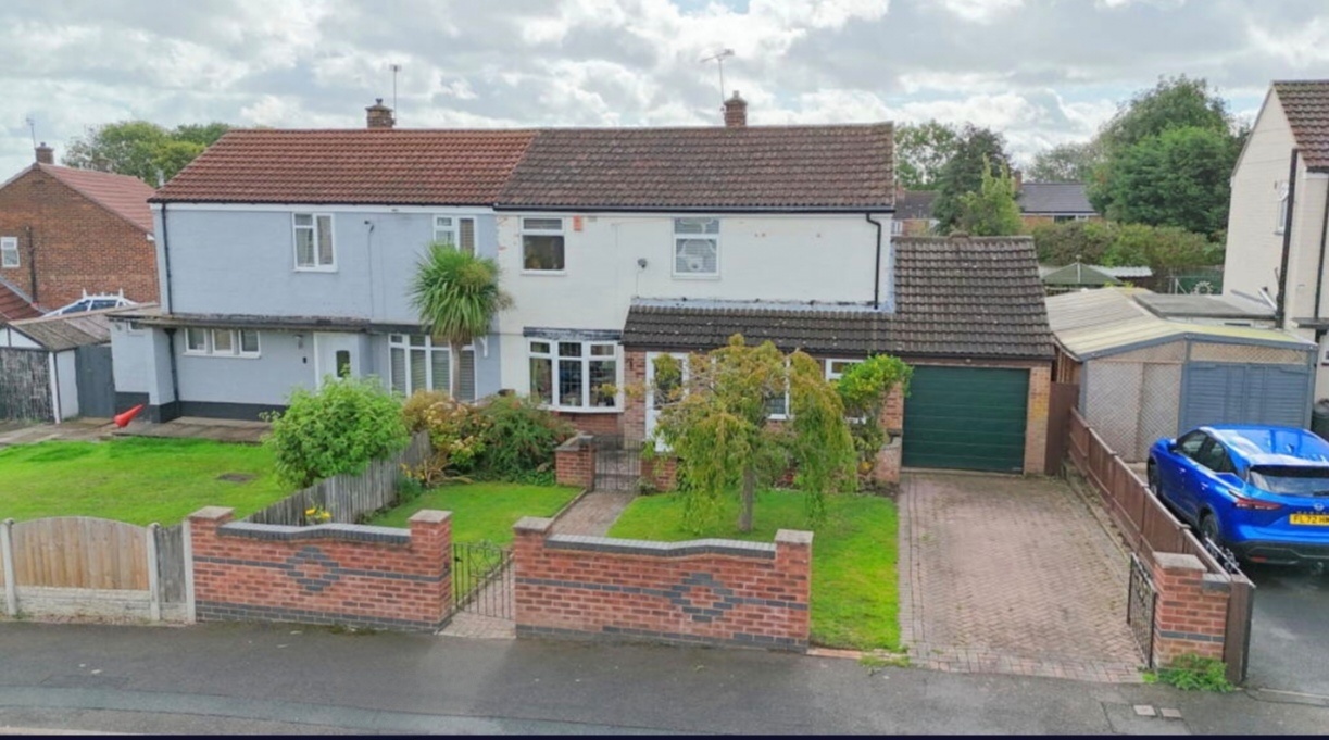 3 Bed Semi-Detached House, Finchley Avenue, DE22, N1 7GU