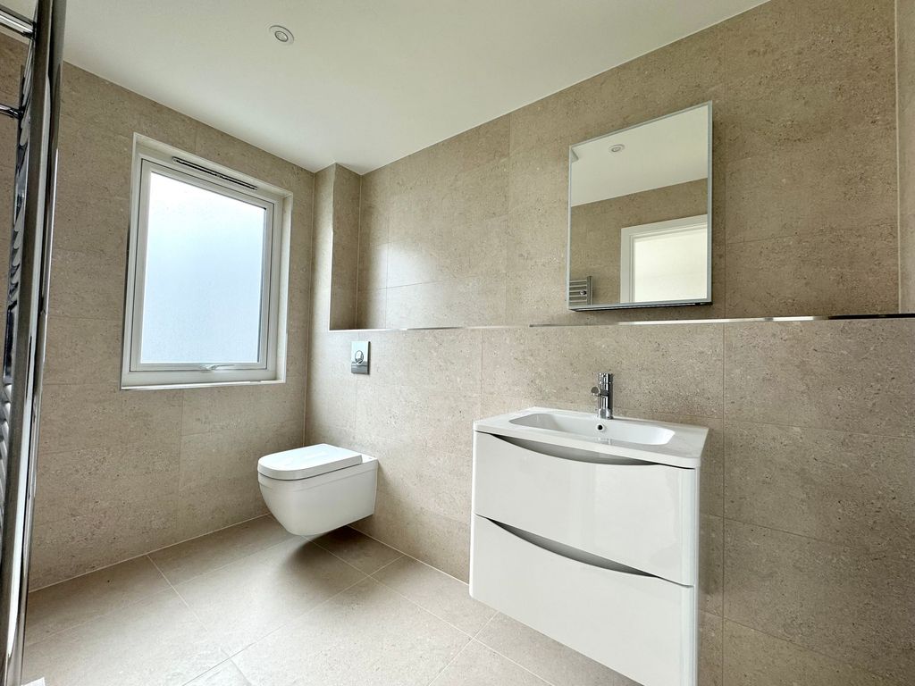Additional image 7 of 2 bed property for sale3 Crahamel House, St Helier JE2