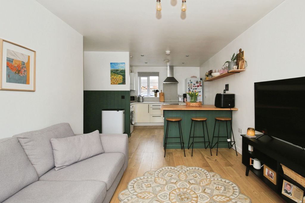 Additional image 3 of 2 bed flat for saleMolyneux Square, Peterborough PE7