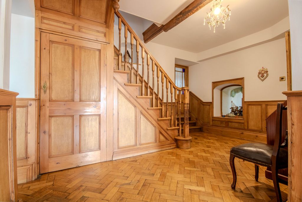 Additional image 5 of 5 bed villa for saleHigh Street, Pontyclun CF72
