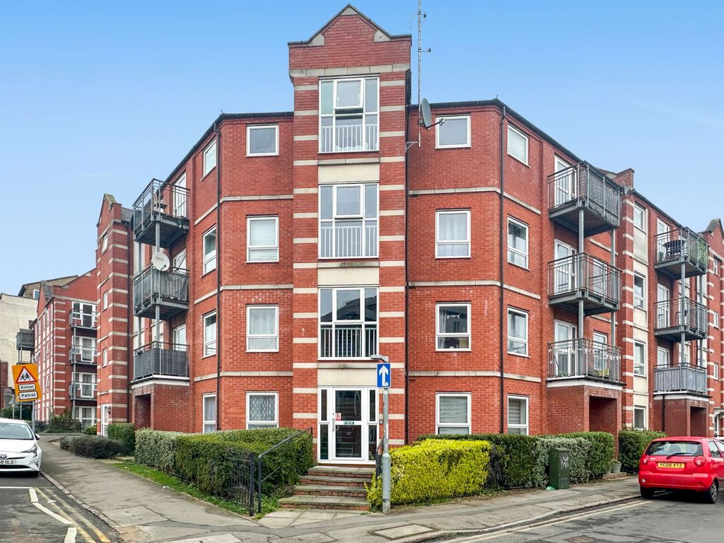 2 bed flat for saleStimpson Avenue, Abington NN1