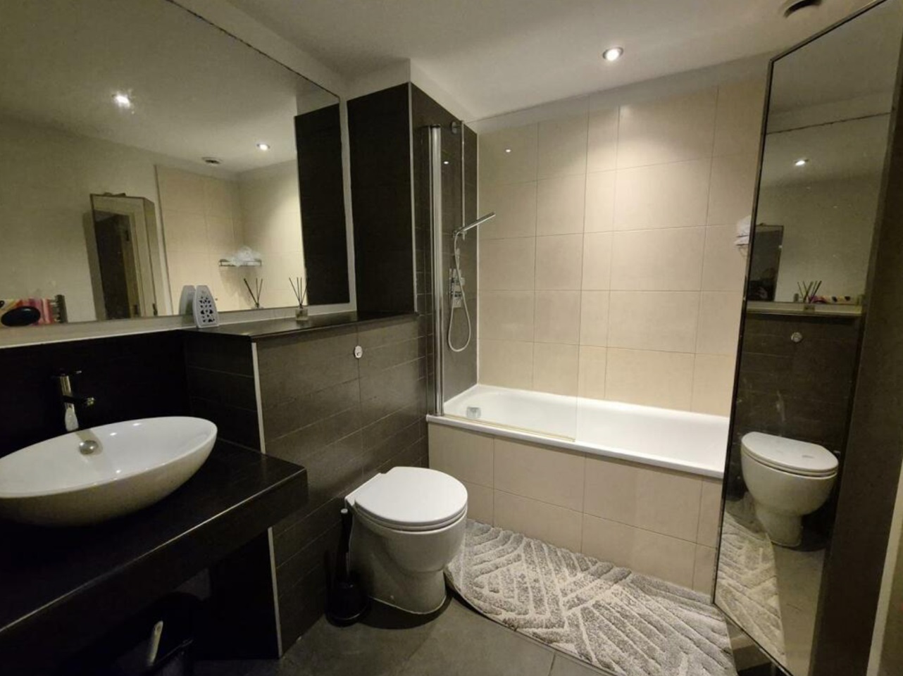 2 Bed Flat, Britton House, M4, N1 7GU photo 3