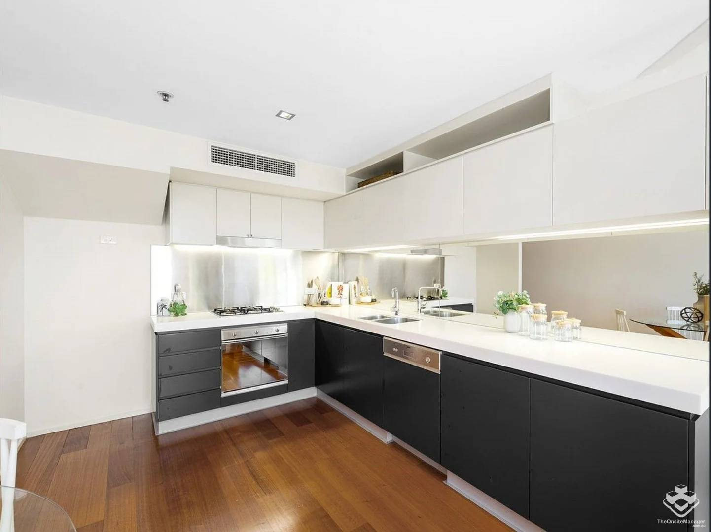 Additional image 6 of ID:21172626/36 Vernon Terrace, Teneriffe QLD 4005