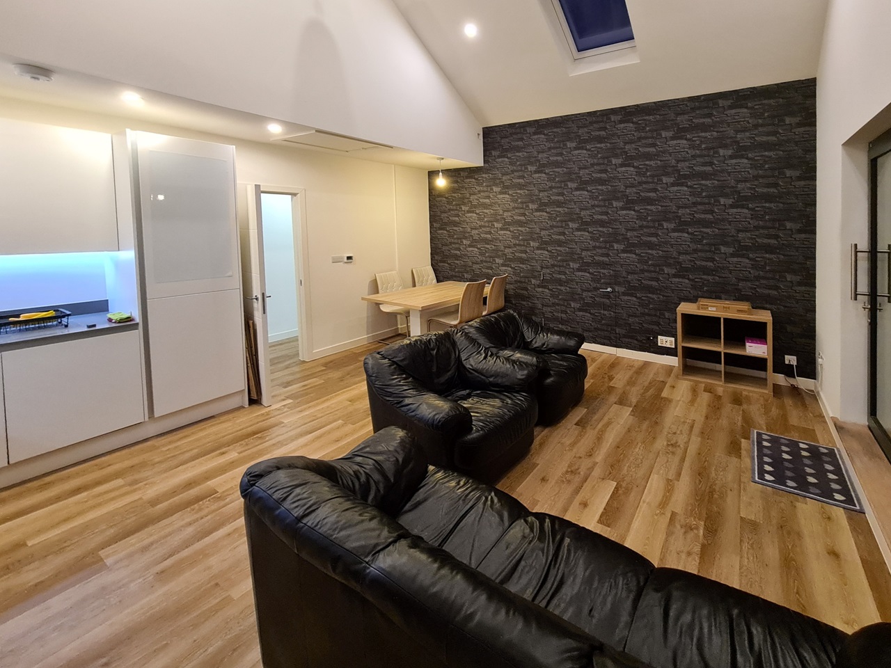 2 Bed Flat, Mill End Road, CB1, N1 7GU photo 2
