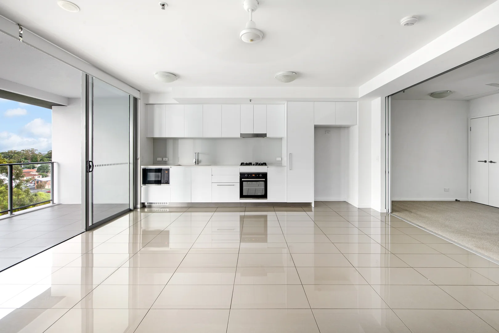 Additional image 9 of 806/378 Marine Parade, Labrador QLD 4215