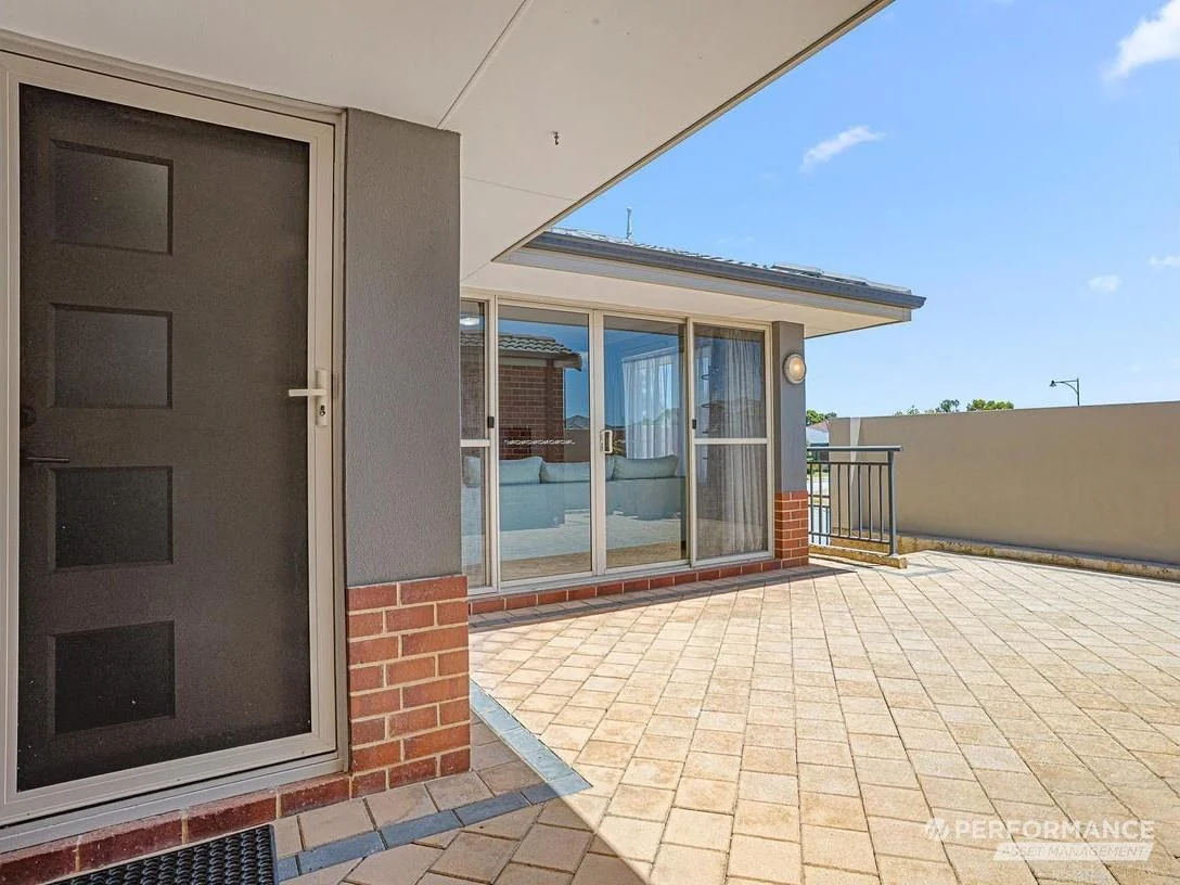 1/1 Jardine Street, Success WA 6164