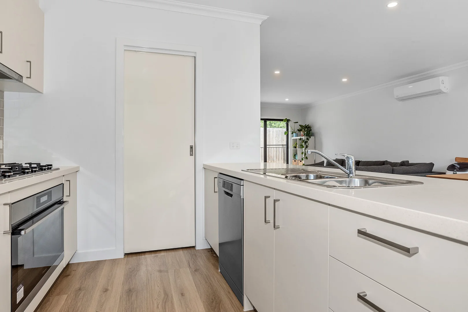 Additional image 3 of 2/25 Belmont Road West, Croydon South VIC 3136